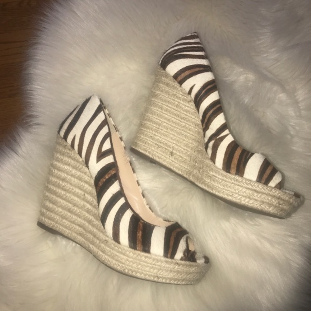 Vince Camuto‎ calf hair espadrille wedge size 9.5